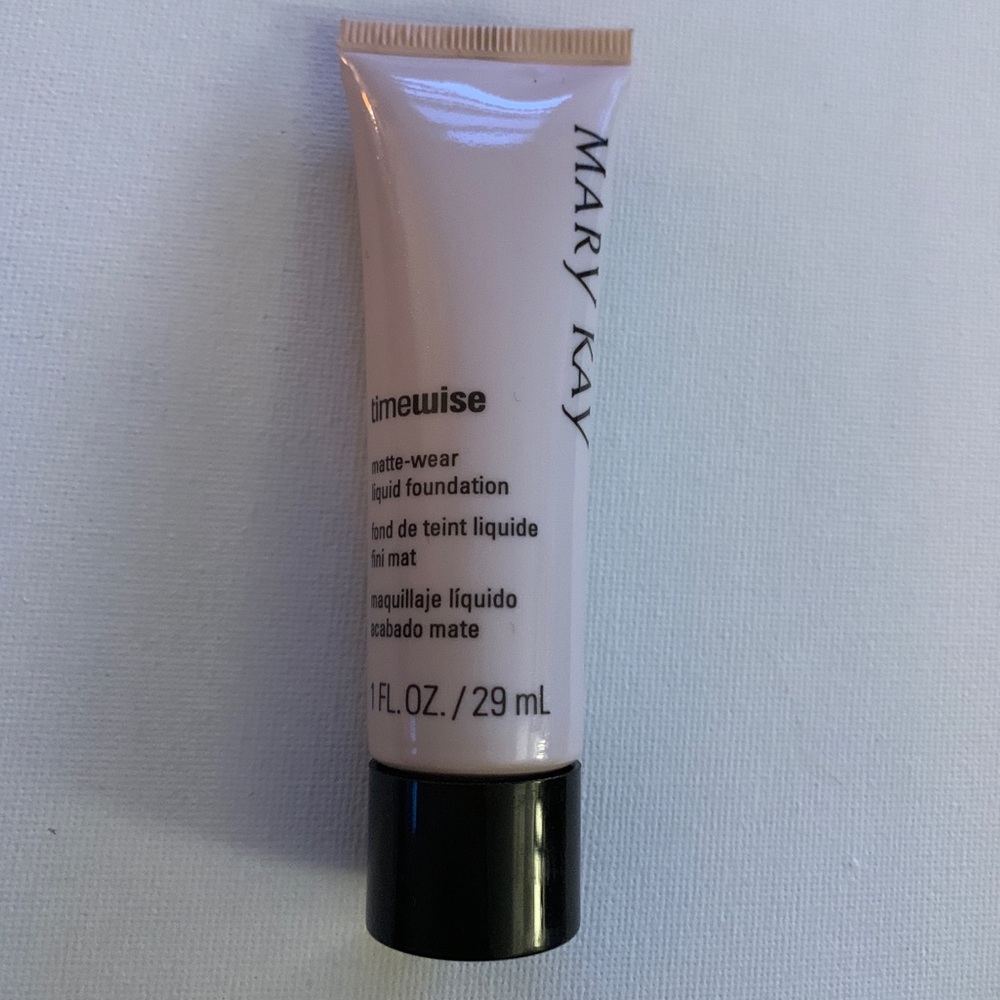 MARY KAY Beige 5 Matte Wear liquid foundation